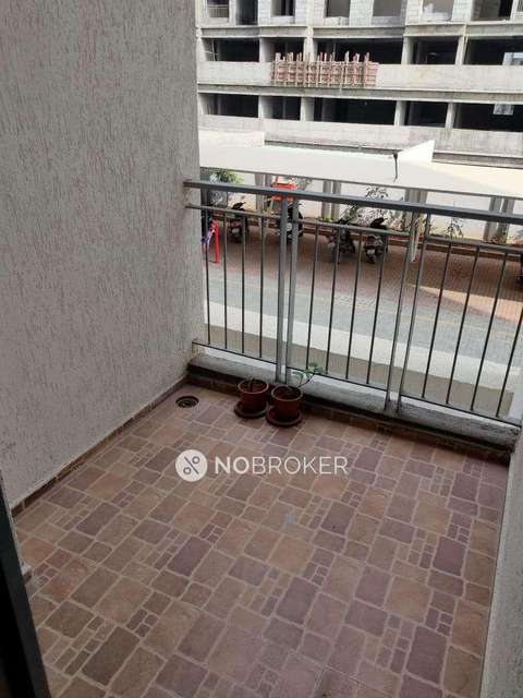 2 BHK Flat In Saarrthi Skybay Ii For Sale  In Mahalunge 