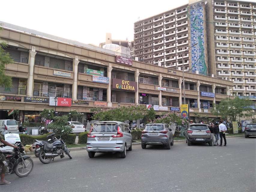 Shop in Gaur Yamuna City, Greater Noida for Rent 