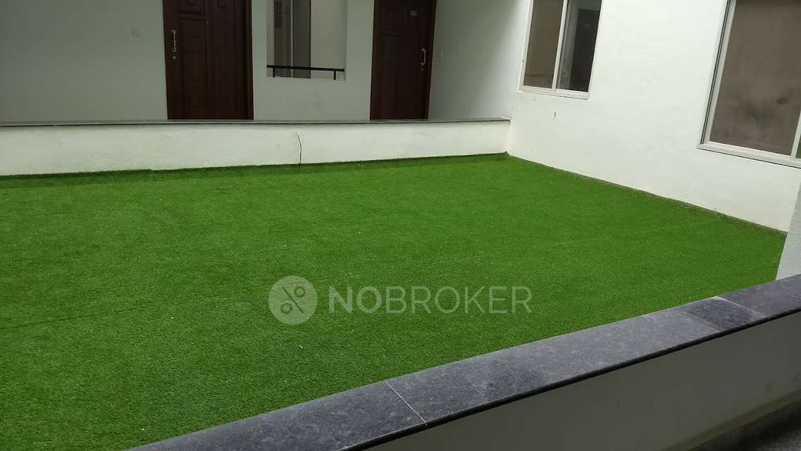 2 BHK Flat In Pearlite Lakeside Apartment, Parappana Agrahara For Sale  In Parappana Agrahara