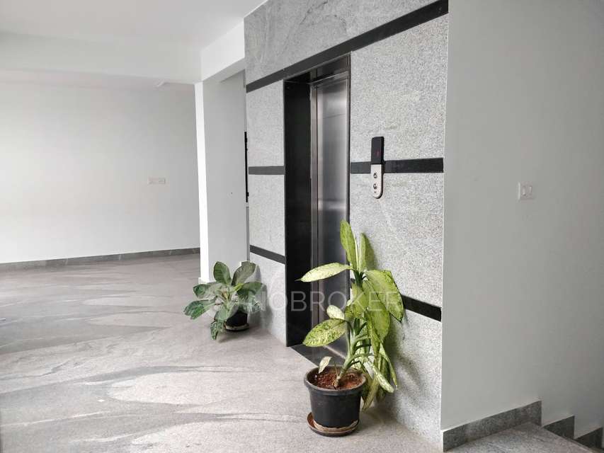 2 BHK Flat In Pearlite Lakeside Apartment, Parappana Agrahara For Sale  In Parappana Agrahara