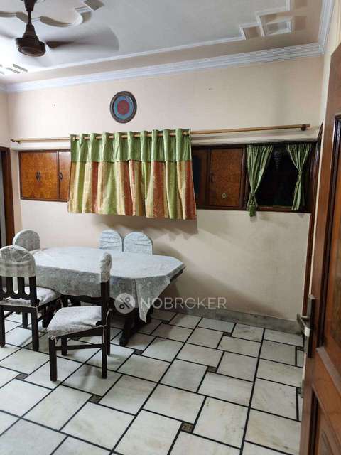 3 BHK Flat In Dda Flat Shalimar Bagh For Sale  In Shalimar Bagh