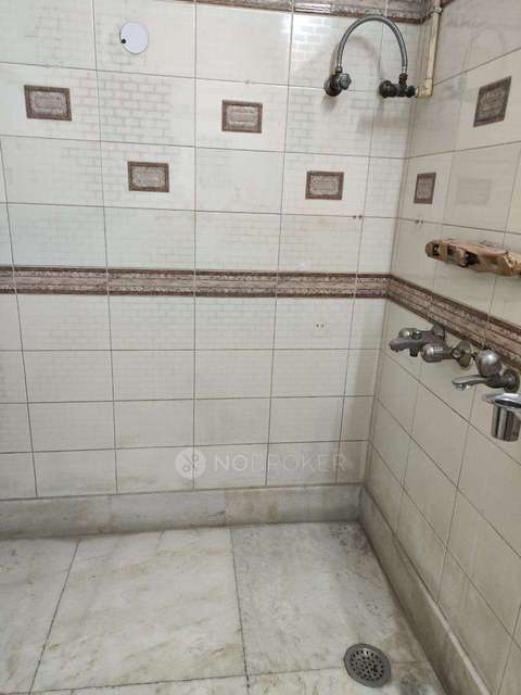 3 BHK Flat In Dda Flat Shalimar Bagh For Sale  In Shalimar Bagh