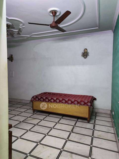 3 BHK Flat In Dda Flat Shalimar Bagh For Sale  In Shalimar Bagh