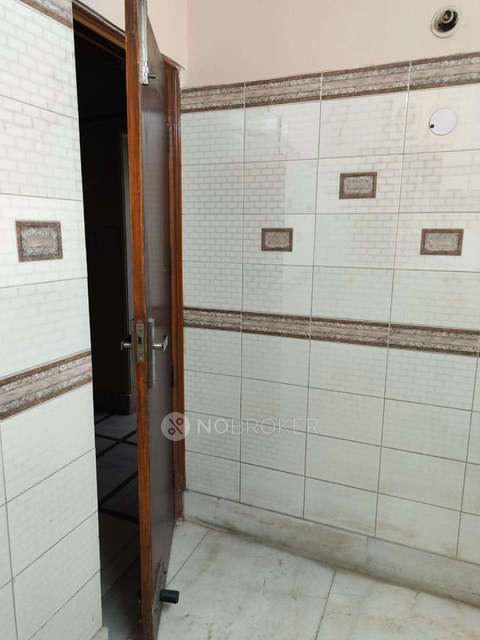 3 BHK Flat In Dda Flat Shalimar Bagh For Sale  In Shalimar Bagh