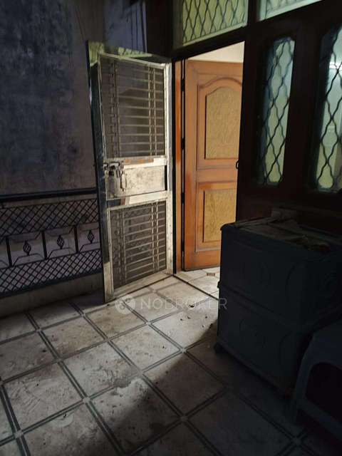 3 BHK Flat In Dda Flat Shalimar Bagh For Sale  In Shalimar Bagh