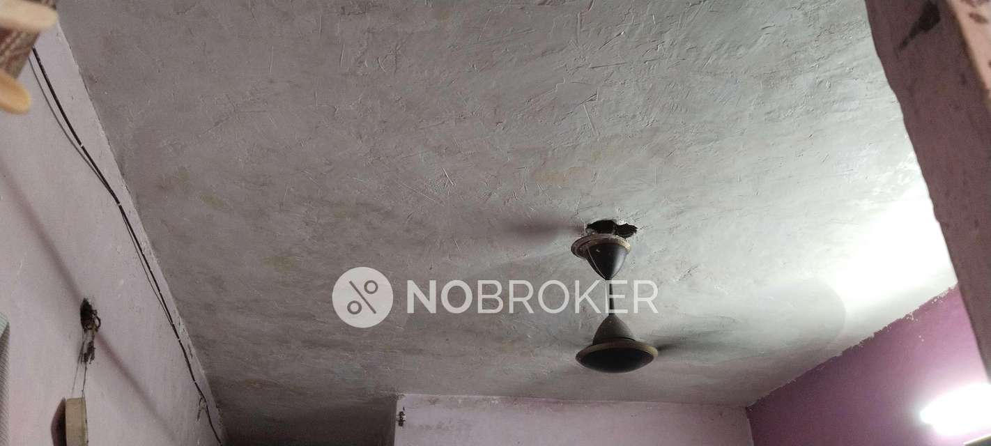 1 BHK Flat In Standalone Building  for Rent  In Laxmi Nagar