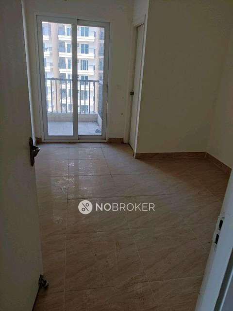 3 BHK Flat In Gaur Yamuna City 32nd Park View For Sale  In Sector 19