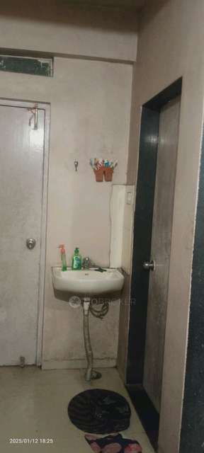 Shared Room for Female In 1 RK  In Shivaji Chs In Gokhalenagar