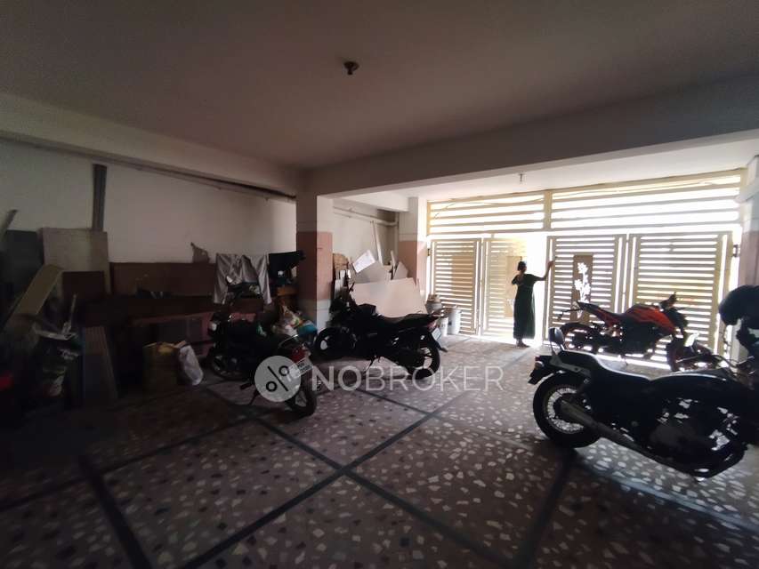 4+ BHK Flat For Sale  In Kukatpally