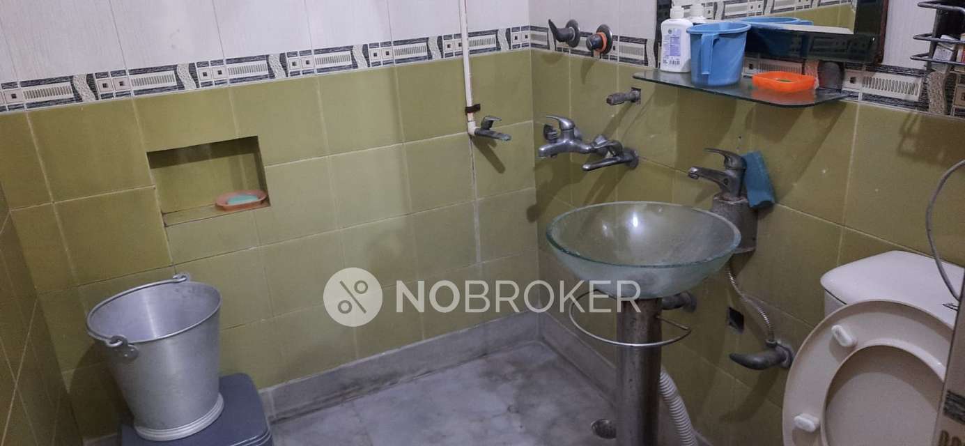 4+ BHK Flat For Sale  In Anand Vihar