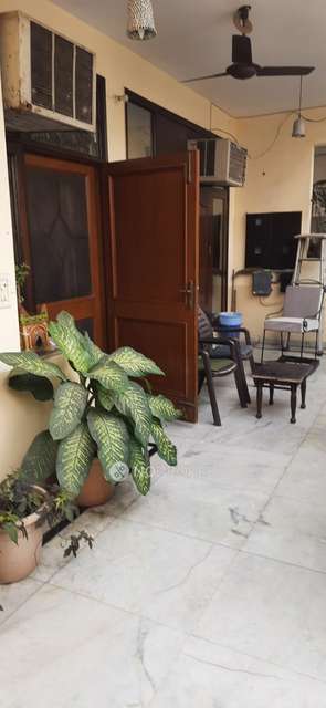 4+ BHK Flat For Sale  In Anand Vihar