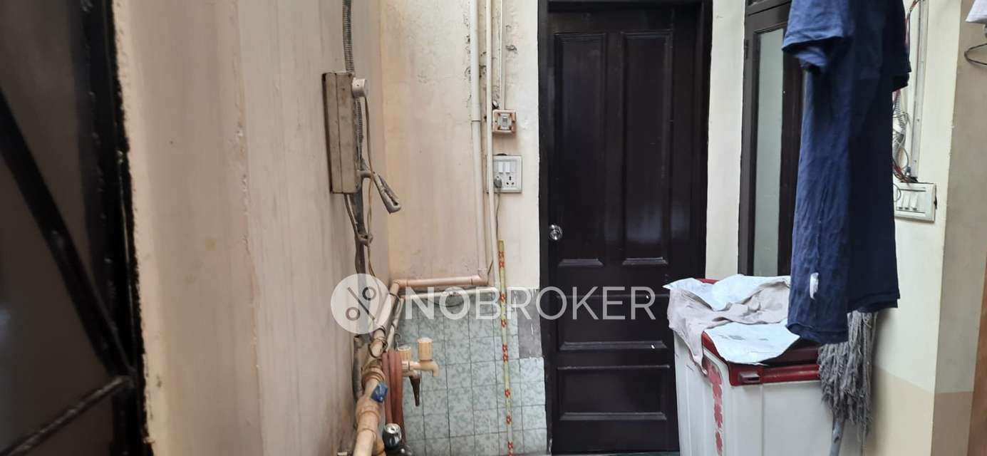 4+ BHK Flat For Sale  In Anand Vihar