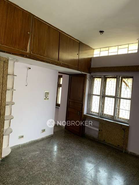 1 BHK Flat for Rent  In Inderpuri