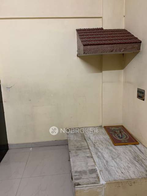 1 BHK Flat In Parijat Chs For Sale  In  Kandivali West