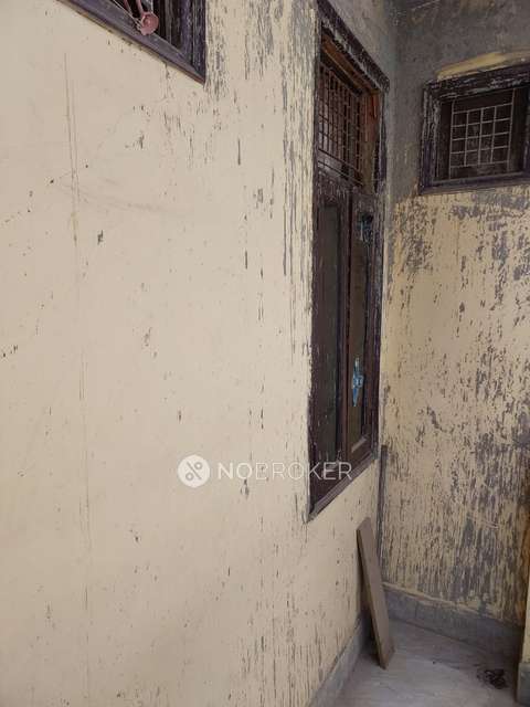 2 BHK Flat In Standalone Building  For Sale  In Uttam Nagar