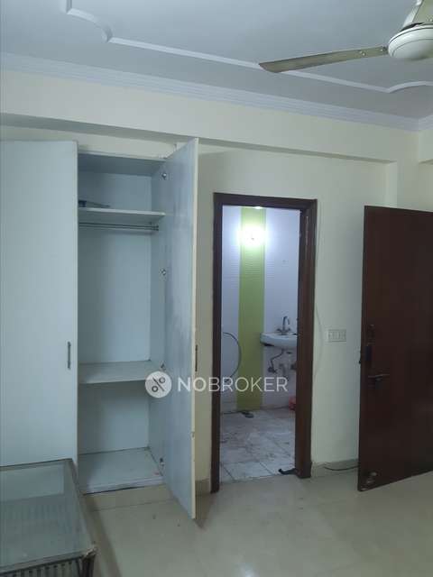 2 BHK Flat In Chaudhary Apartment For Sale  In Sainik Farm