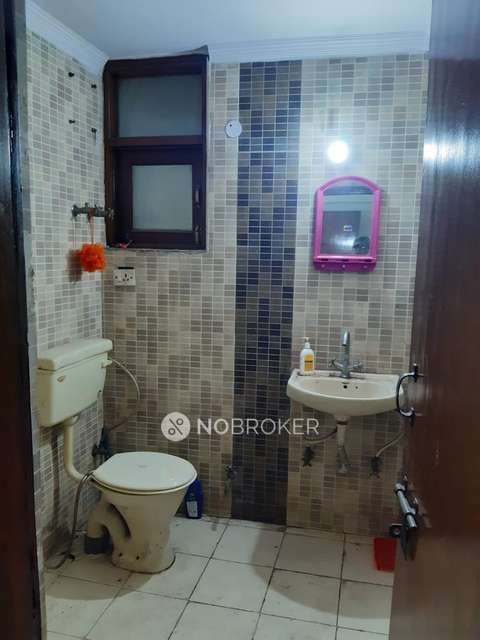 2 BHK Flat In Chaudhary Apartment For Sale  In Sainik Farm