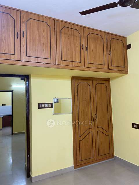 2 BHK Flat In Standalone Bulding for Rent  In Anna Nagar West Extension