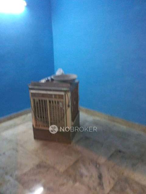 2 BHK Flat In Standlone Building For Sale  In Shakarpur