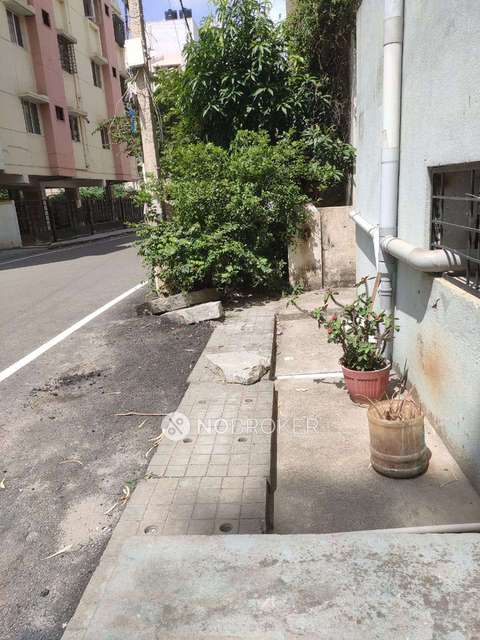 2 BHK Flat In Sai Flora Apartment For Sale  In Marathahalli