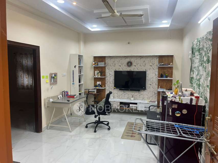 1 BHK Flat In Standalone Building  for Rent  In Mallampet
