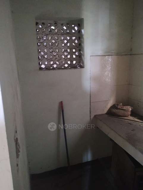 1 BHK Flat In Everest Apartment, Pocket A - 3 , Kalkaji Extension , New Delhi - 19 For Sale  In Kalkaji