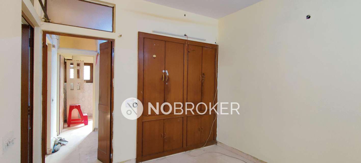 2 BHK Flat For Sale  In Paharganj