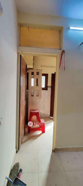 2 BHK Flat For Sale  In Paharganj