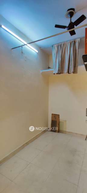 2 BHK Flat For Sale  In Paharganj