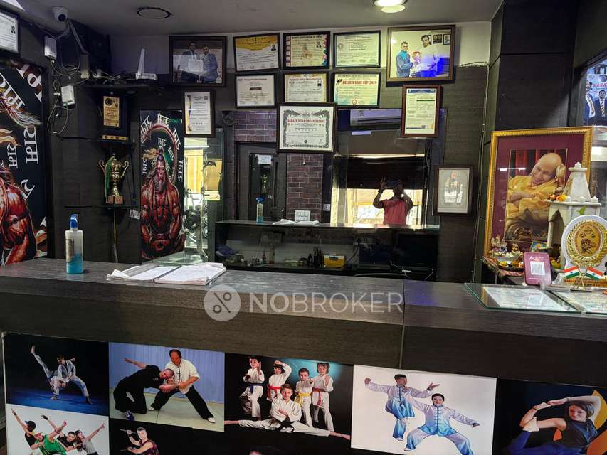 Showroom in Gyan Khand 1, Indirapuram, Ghaziabad for sale 