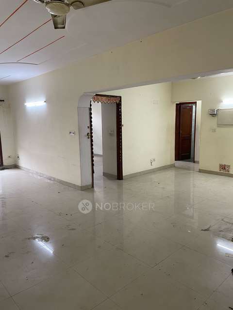 3 BHK Flat In Mahesh Apartments For Sale  In Vasundhara Enclave