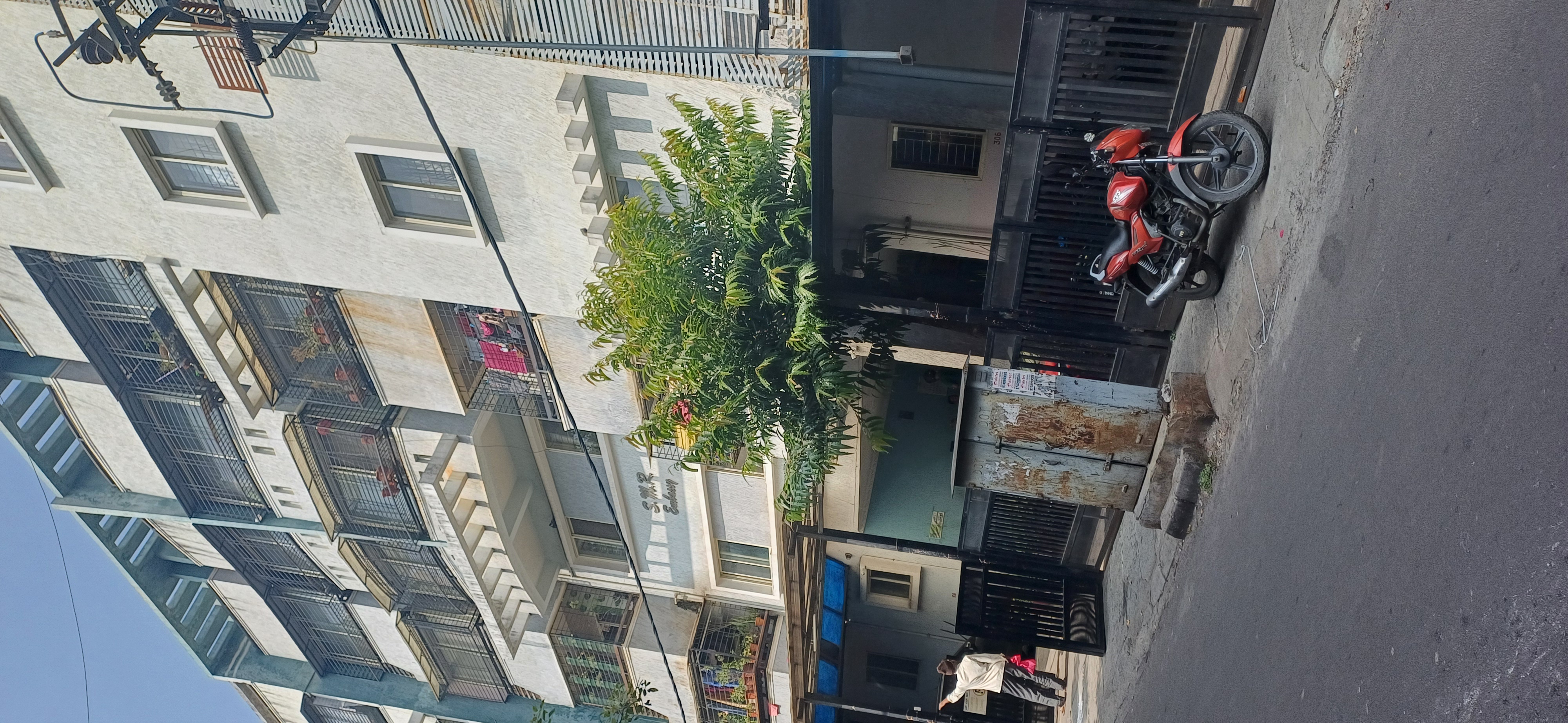 Smr Embassy Apartments