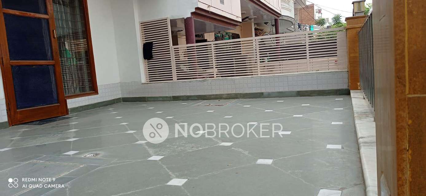 4 BHK Flat For Sale  In Sector 28