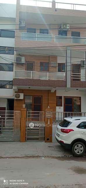 4 BHK Flat For Sale  In Sector 28