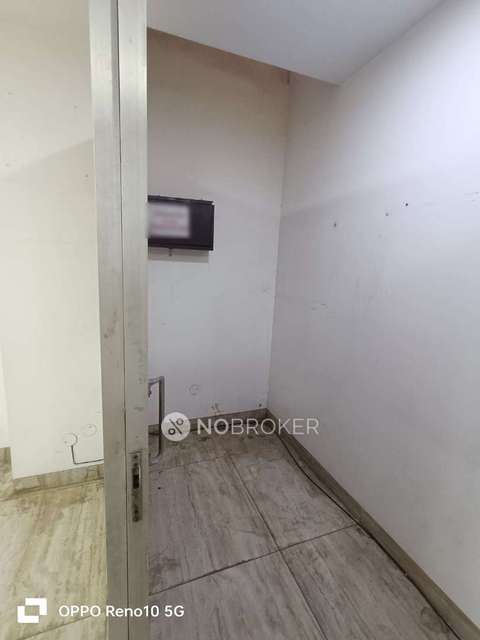 Office Space in Preet Vihar, Delhi for sale 