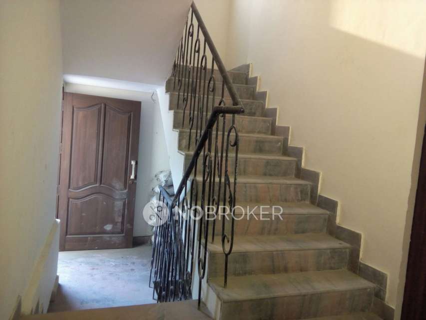 4 BHK Flat for Rent  In Sector 17a