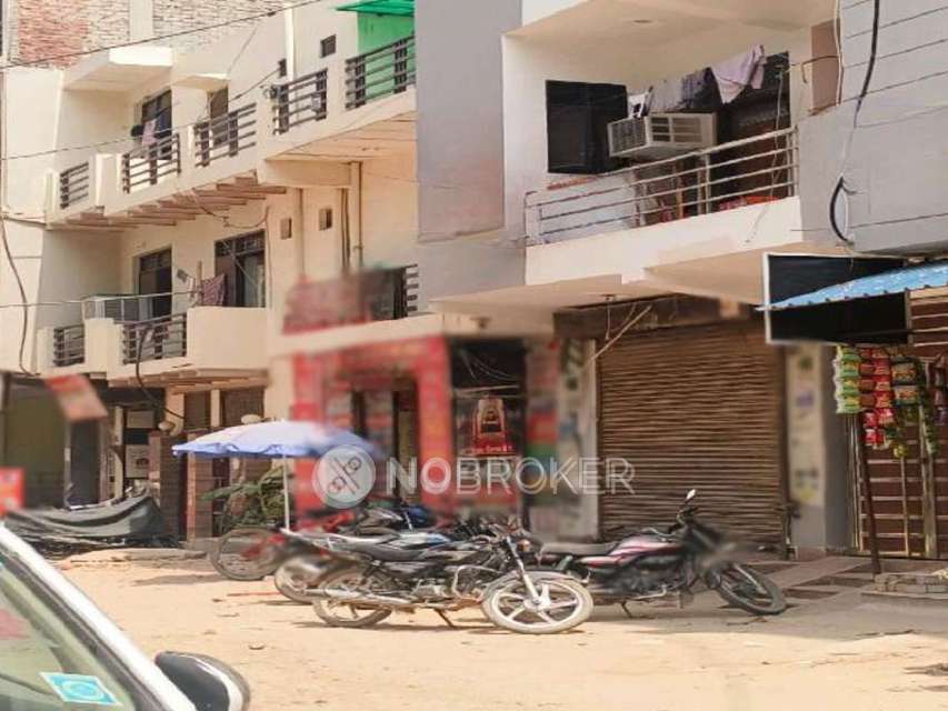 1 RK Flat In Standalone Building  for Rent  In Sector 18