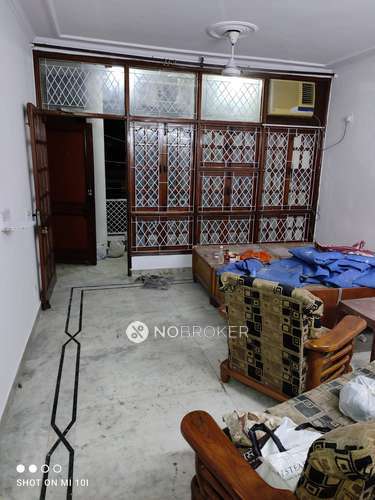 2 BHK Flat In Old Double Story  For Sale  In Lajpat Nagar 4