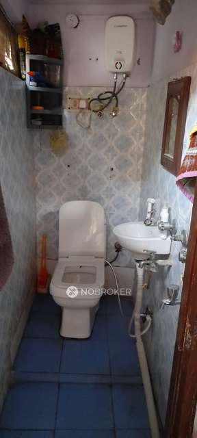 4+ BHK Flat For Sale  In Shahdara