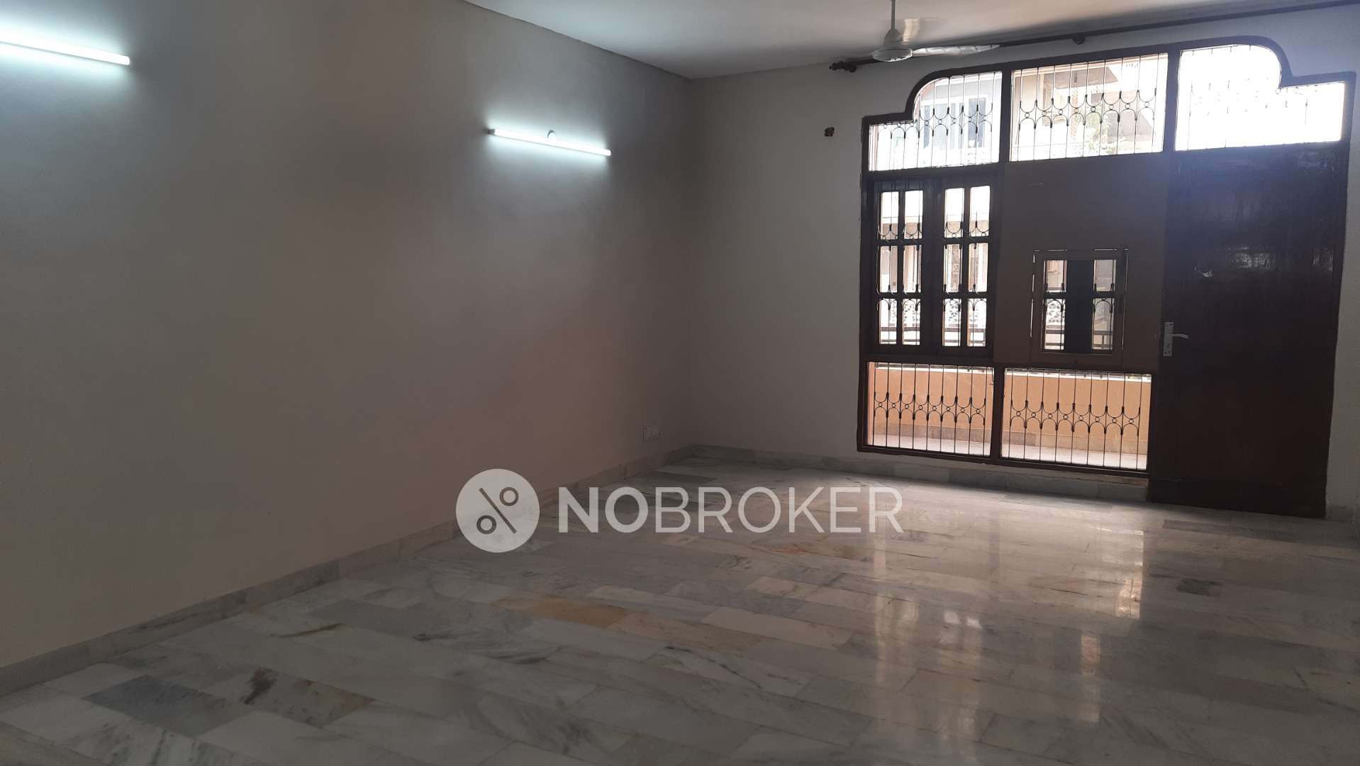 Stand Alone Apartment Rajouri Garden Rent WITHOUT BROKERAGE Semi