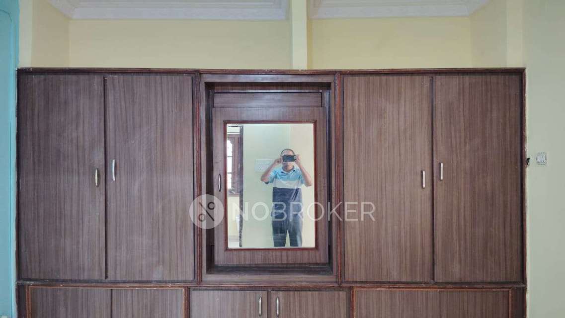 2 BHK House for Rent  In Red Building Jhatka Chicken And Mutton Shops