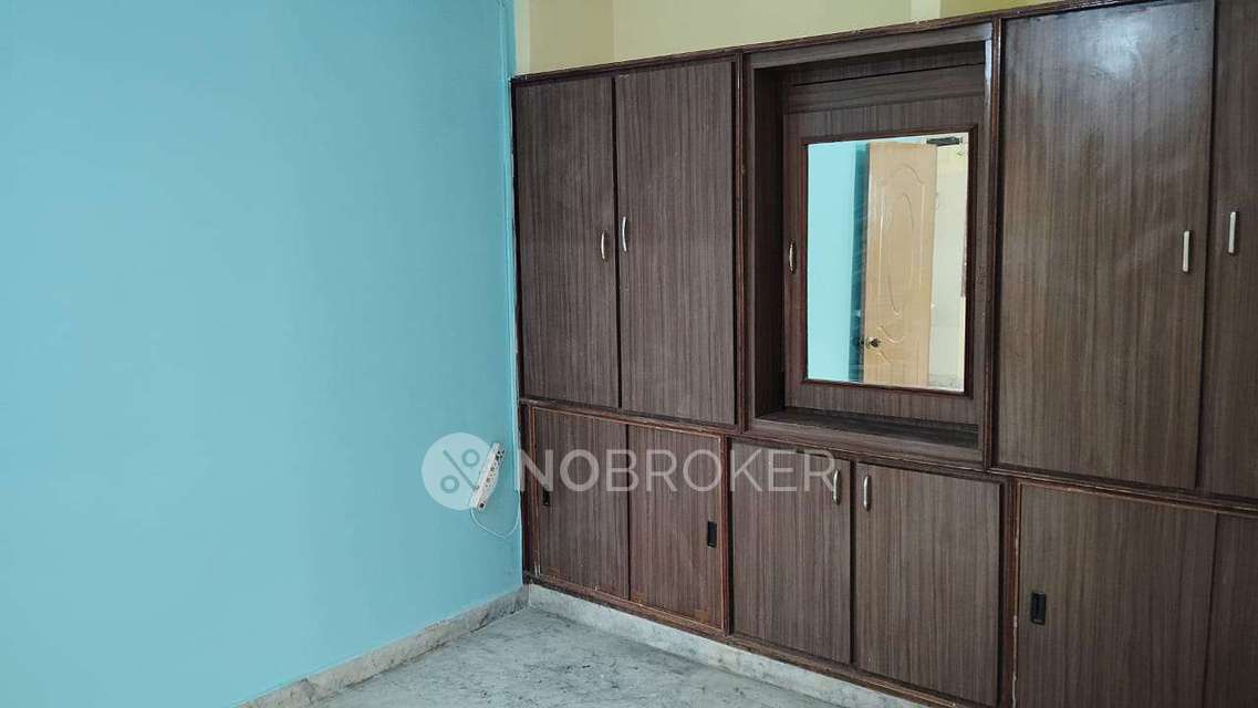2 BHK House for Rent  In Red Building Jhatka Chicken And Mutton Shops