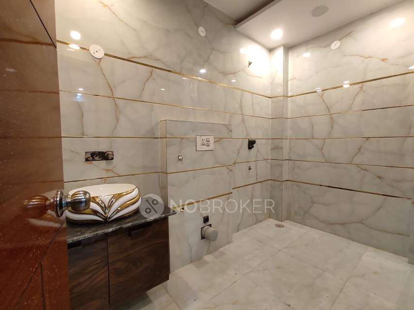 3 BHK Flat For Sale  In Krishna Nagar