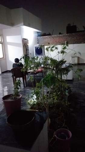 2 BHK Flat for Rent  In Pandav Nagar
