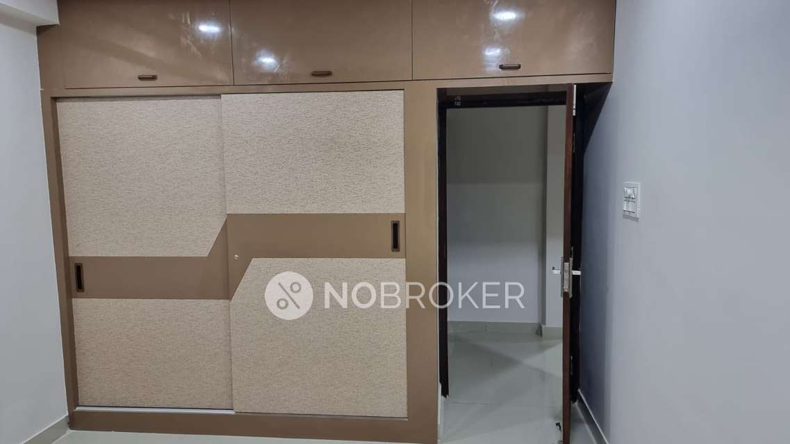 2 BHK Flat In R K  Towers  for Rent  In Bahadurpura