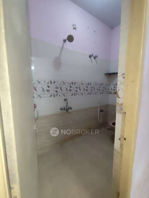 2 BHK Flat In Sri Narayana Apartment For Sale  In  S. Kolathur,