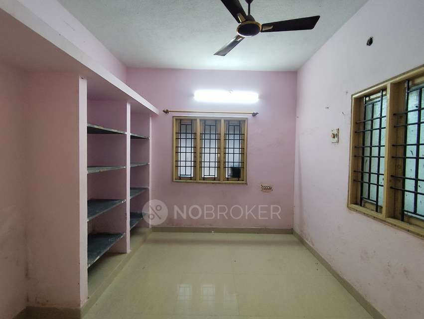 2 BHK Flat In Sri Narayana Apartment For Sale  In  S. Kolathur,
