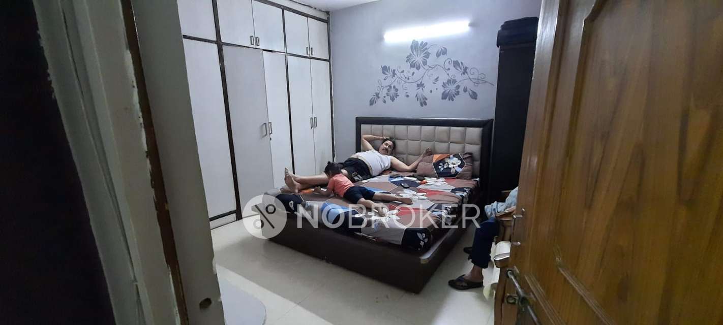 3 BHK Flat For Sale  In  Shadipur