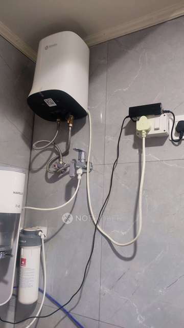 2 BHK Flat In Senior Citizen Home Complex For Sale  In Phi Ii