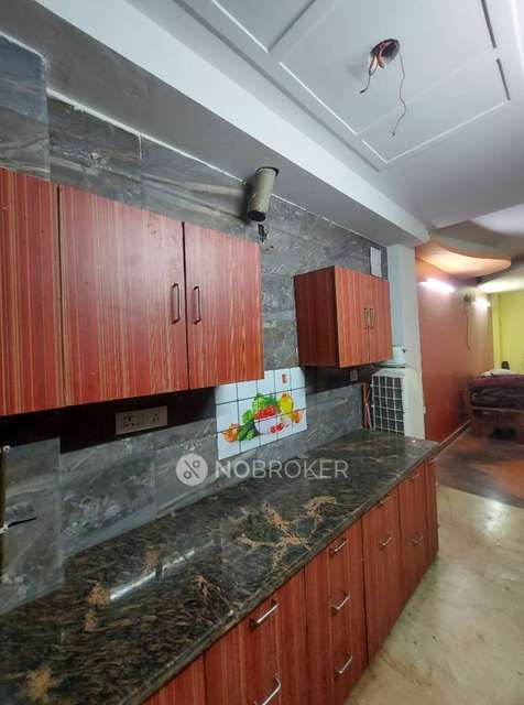 2 BHK Flat In Shalimar Bagh For Sale  In Shalimar Bagh